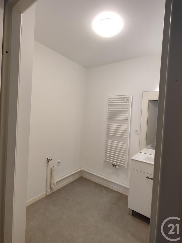 Appartement T3 à louer - 3 pièces - 61,60 m2 - St Herblain - 44 - PAYS-DE-LOIRE