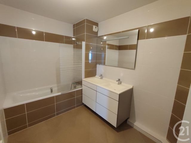 Appartement T3 &agrave; louer - 3 pi&egrave;ces - 72,69 m2 - Nantes - 44 - PAYS-DE-LOIRE