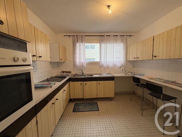 Appartement T3 &agrave; louer - 4 pi&egrave;ces - 70 m2 - St Quentin - 02 - PICARDIE
