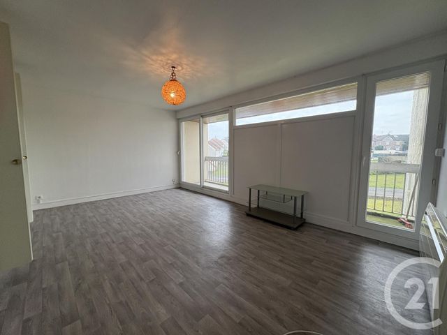 Appartement T3 &agrave; louer - 4 pi&egrave;ces - 70 m2 - St Quentin - 02 - PICARDIE