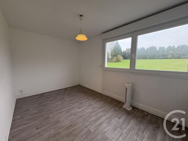 Appartement T3 &agrave; louer - 4 pi&egrave;ces - 70 m2 - St Quentin - 02 - PICARDIE