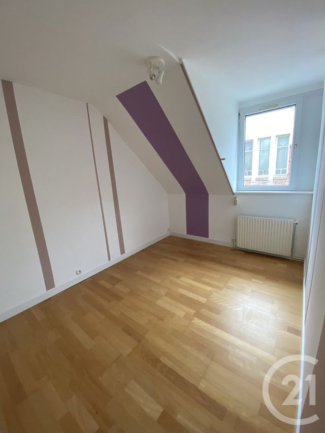 Maison à louer - 4 pièces - 65 m2 - St Quentin - 02 - PICARDIE