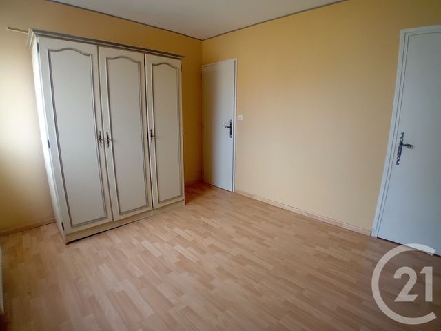 Appartement F4 à vendre - 5 pièces - 100,10 m2 - St Quentin - 02 - PICARDIE