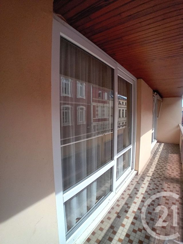 Appartement F4 à vendre - 5 pièces - 100,10 m2 - St Quentin - 02 - PICARDIE