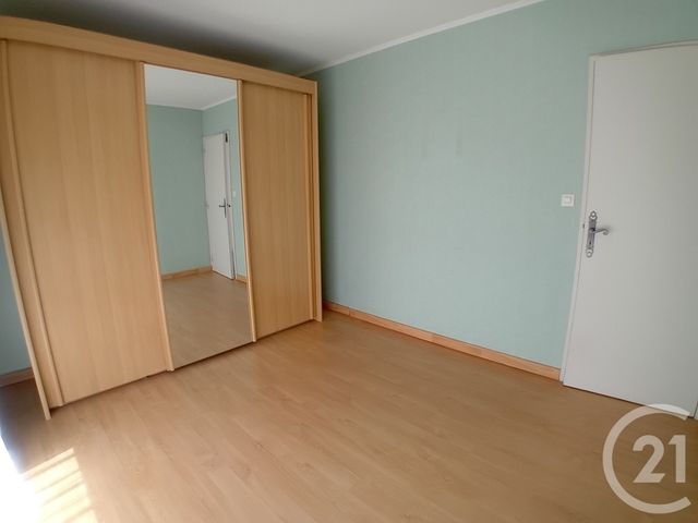 Appartement F4 à vendre - 5 pièces - 100,10 m2 - St Quentin - 02 - PICARDIE