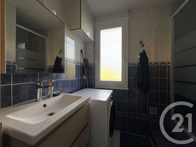 Appartement T3 à vendre - 3 pièces - 65,32 m2 - St Quentin - 02 - PICARDIE