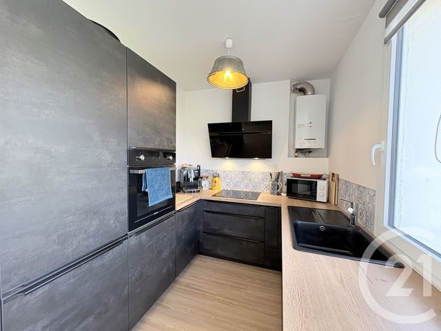 Appartement T3 à vendre - 3 pièces - 65,32 m2 - St Quentin - 02 - PICARDIE