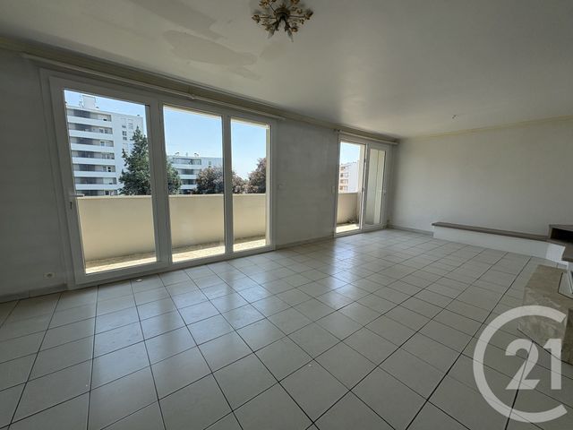Appartement T3 &agrave; louer - 3 pi&egrave;ces - 81 m2 - St Quentin - 02 - PICARDIE