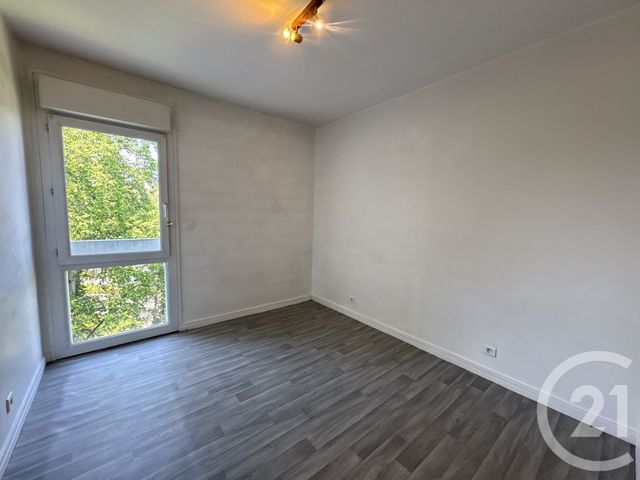 Appartement T3 &agrave; louer - 3 pi&egrave;ces - 81 m2 - St Quentin - 02 - PICARDIE