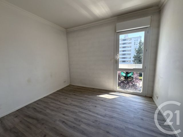 Appartement T3 &agrave; louer - 3 pi&egrave;ces - 81 m2 - St Quentin - 02 - PICARDIE