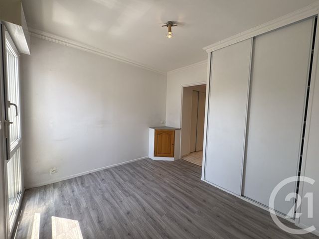 Appartement T3 &agrave; louer - 3 pi&egrave;ces - 81 m2 - St Quentin - 02 - PICARDIE
