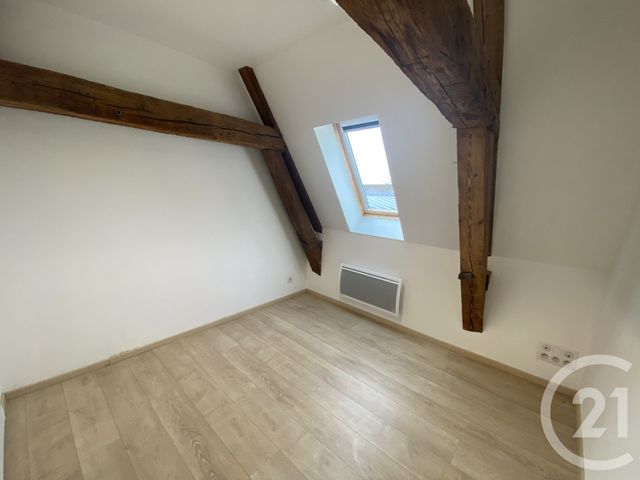 Appartement F3 &agrave; louer - 3 pi&egrave;ces - 80,28 m2 - St Quentin - 02 - PICARDIE