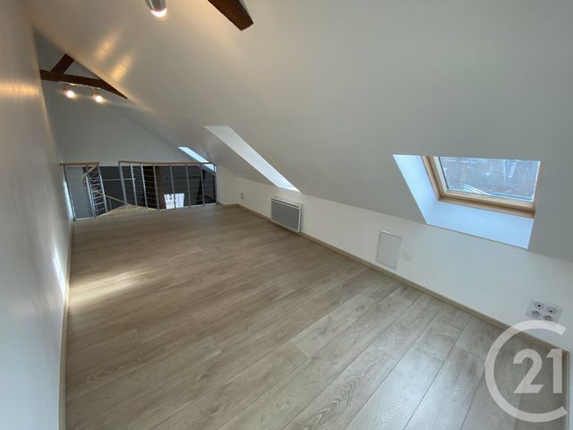 Appartement F3 &agrave; louer - 3 pi&egrave;ces - 80,28 m2 - St Quentin - 02 - PICARDIE