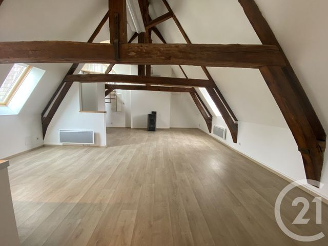 Appartement F3 &agrave; louer - 3 pi&egrave;ces - 80,28 m2 - St Quentin - 02 - PICARDIE