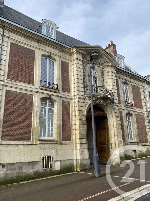 Appartement F3 &agrave; louer - 3 pi&egrave;ces - 80,28 m2 - St Quentin - 02 - PICARDIE