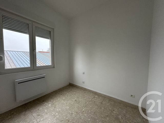 Appartement F1 &agrave; louer - 1 pi&egrave;ce - 19 m2 - St Quentin - 02 - PICARDIE