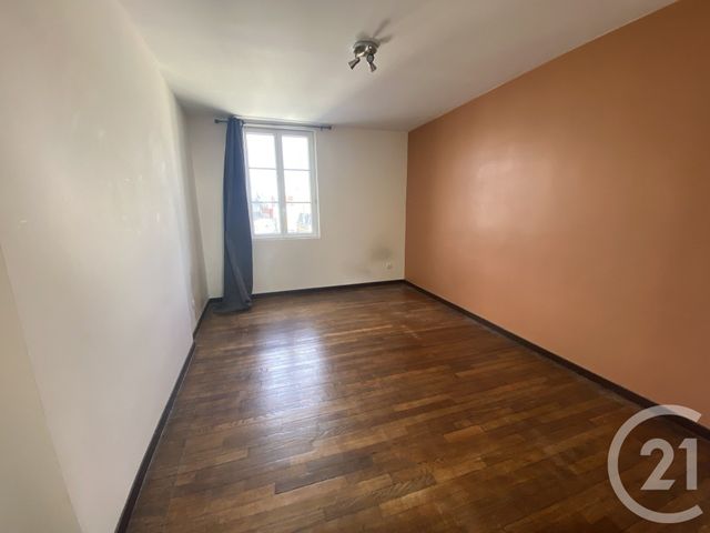 Appartement F5 &agrave; louer - 5 pi&egrave;ces - 110 m2 - St Quentin - 02 - PICARDIE