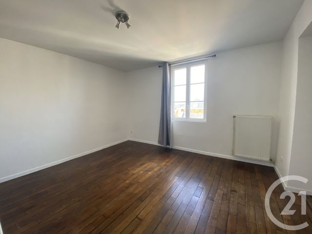 Appartement F5 &agrave; louer - 5 pi&egrave;ces - 110 m2 - St Quentin - 02 - PICARDIE