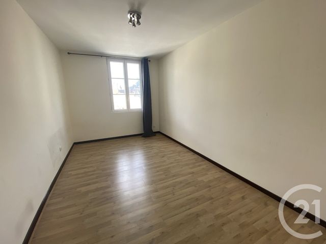 Appartement F5 &agrave; louer - 5 pi&egrave;ces - 110 m2 - St Quentin - 02 - PICARDIE