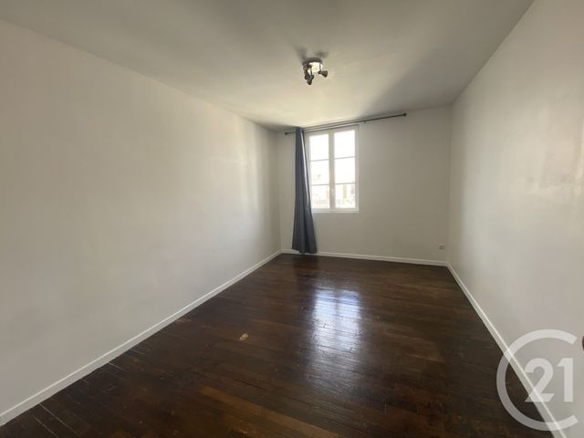 Appartement F5 &agrave; louer - 5 pi&egrave;ces - 110 m2 - St Quentin - 02 - PICARDIE