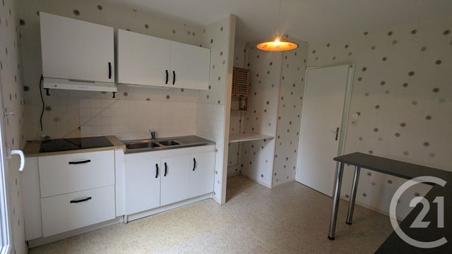 Appartement F3 &agrave; louer - 3 pi&egrave;ces - 67,48 m2 - St Quentin - 02 - PICARDIE