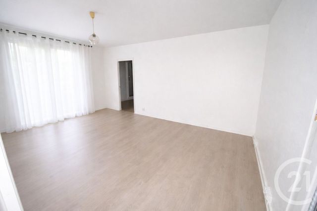 Appartement F3 &agrave; louer - 3 pi&egrave;ces - 67,48 m2 - St Quentin - 02 - PICARDIE