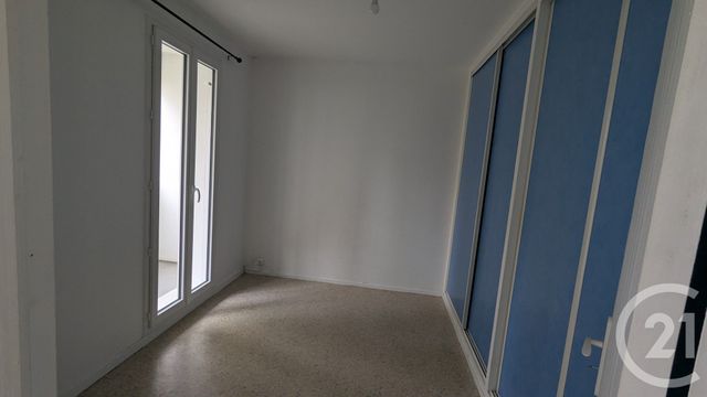 Appartement F3 &agrave; louer - 3 pi&egrave;ces - 67,48 m2 - St Quentin - 02 - PICARDIE