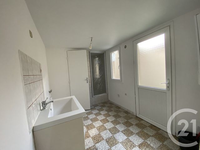 Maison &agrave; louer - 2 pi&egrave;ces - 67 m2 - St Quentin - 02 - PICARDIE