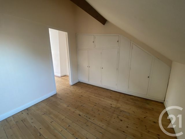 Maison &agrave; louer - 3 pi&egrave;ces - 68,80 m2 - St Quentin - 02 - PICARDIE