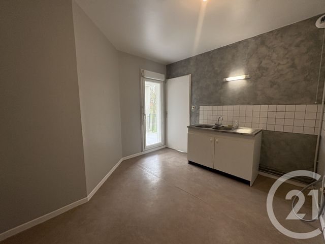 Appartement F3 &agrave; louer - 3 pi&egrave;ces - 71 m2 - Gauchy - 02 - PICARDIE