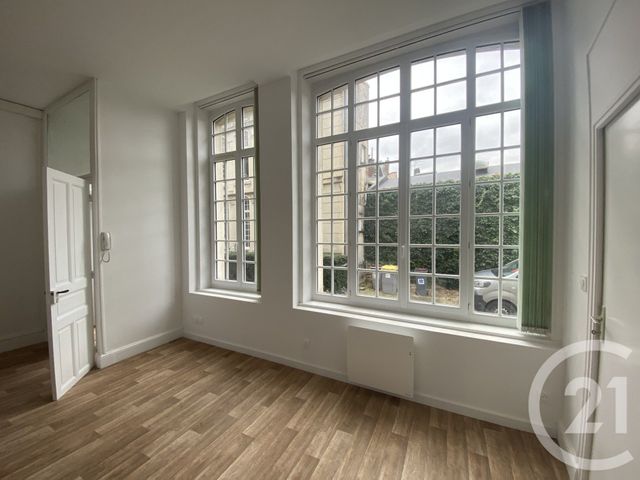 Appartement F1 &agrave; louer - 2 pi&egrave;ces - 30,17 m2 - St Quentin - 02 - PICARDIE