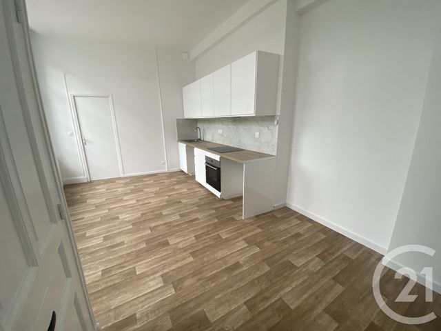 Appartement F1 &agrave; louer - 2 pi&egrave;ces - 30,17 m2 - St Quentin - 02 - PICARDIE