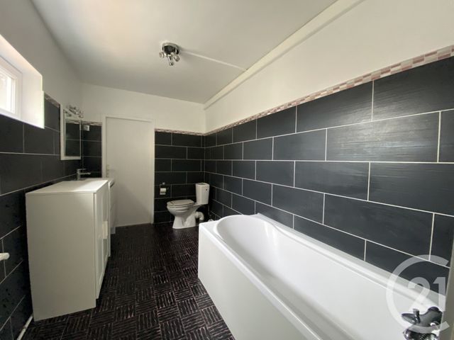 Maison &agrave; louer - 3 pi&egrave;ces - 88 m2 - St Quentin - 02 - PICARDIE