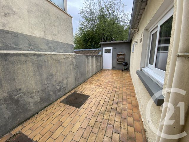 Maison &agrave; louer - 3 pi&egrave;ces - 88 m2 - St Quentin - 02 - PICARDIE