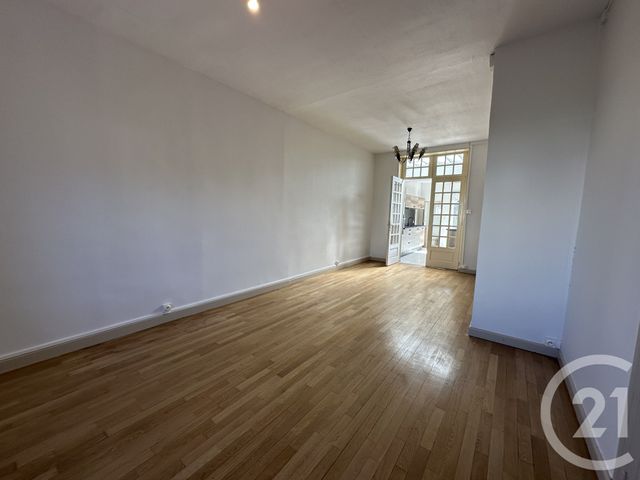 Maison &agrave; louer - 5 pi&egrave;ces - 100 m2 - St Quentin - 02 - PICARDIE