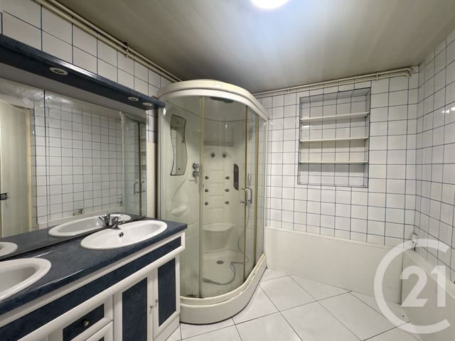 Maison &agrave; louer - 5 pi&egrave;ces - 91,45 m2 - St Quentin - 02 - PICARDIE