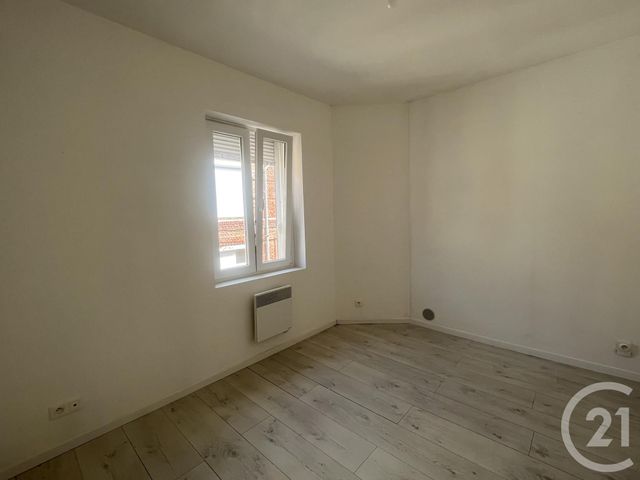Appartement F3 &agrave; louer - 3 pi&egrave;ces - 48,65 m2 - St Quentin - 02 - PICARDIE