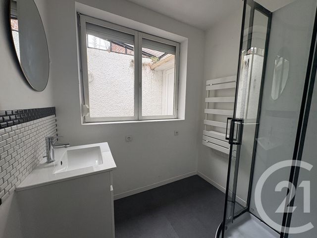 Maison &agrave; louer - 4 pi&egrave;ces - 61,63 m2 - St Quentin - 02 - PICARDIE