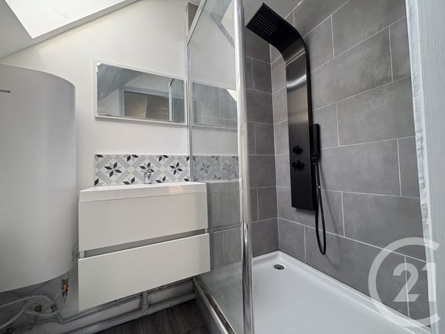 Appartement Studio &agrave; louer - 1 pi&egrave;ce - 16 m2 - St Quentin - 02 - PICARDIE