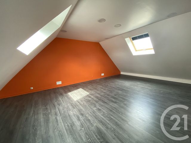 Appartement T4 &agrave; louer - 4 pi&egrave;ces - 103 m2 - St Quentin - 02 - PICARDIE