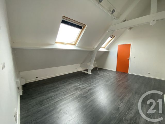 Appartement T4 &agrave; louer - 4 pi&egrave;ces - 103 m2 - St Quentin - 02 - PICARDIE