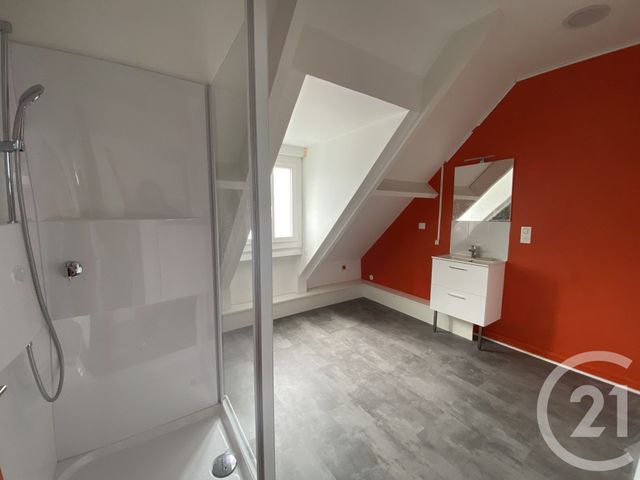 Appartement T4 &agrave; louer - 4 pi&egrave;ces - 103 m2 - St Quentin - 02 - PICARDIE