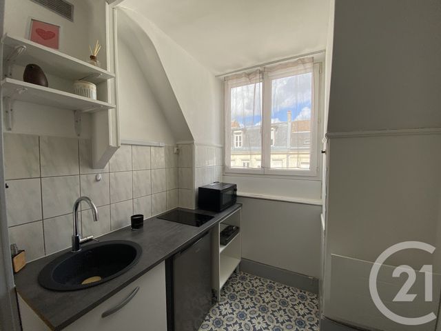 Appartement Studio &agrave; louer - 1 pi&egrave;ce - 14,33 m2 - St Quentin - 02 - PICARDIE