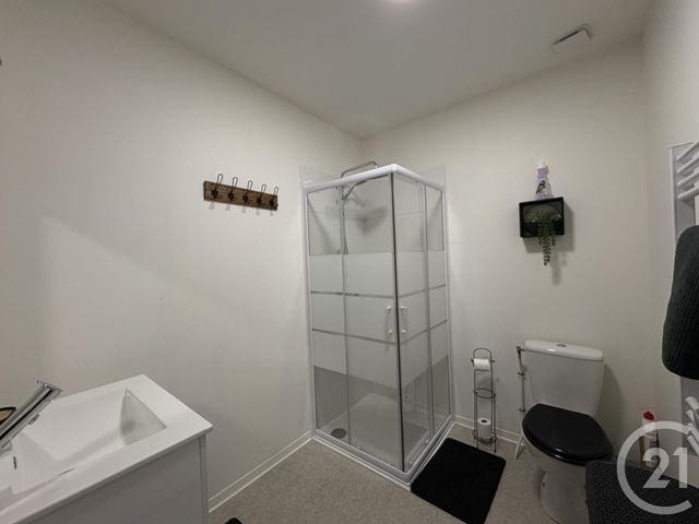 Appartement Studio &agrave; louer - 2 pi&egrave;ces - 40 m2 - St Quentin - 02 - PICARDIE