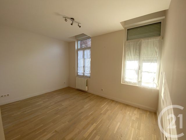 Appartement T3 &agrave; louer - 3 pi&egrave;ces - 61,51 m2 - St Quentin - 02 - PICARDIE