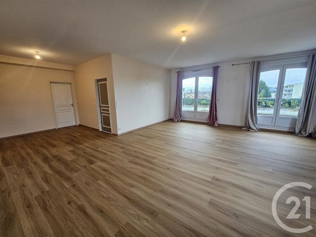 Appartement F4 à louer - 4 pièces - 122,73 m2 - Meaux - 77 - ILE-DE-FRANCE