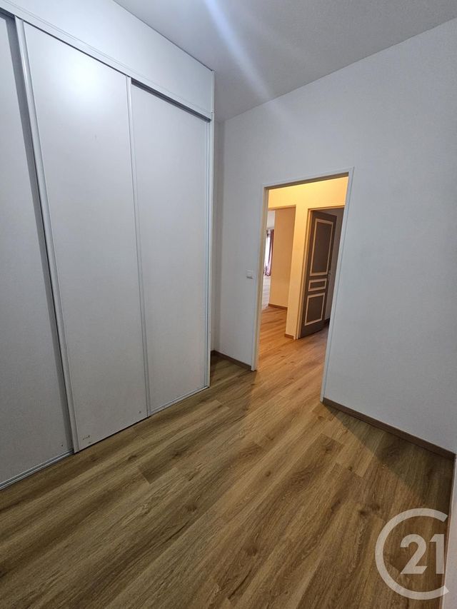 Appartement F4 à louer - 4 pièces - 122,73 m2 - Meaux - 77 - ILE-DE-FRANCE