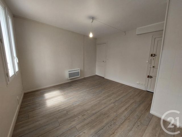 Appartement F2 &agrave; louer - 2 pi&egrave;ces - 27,33 m2 - Nanteuil Les Meaux - 77 - ILE-DE-FRANCE