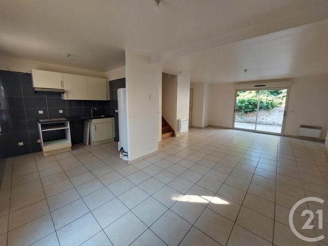 Maison &agrave; louer - 3 pi&egrave;ces - 77,06 m2 - Guerard - 77 - ILE-DE-FRANCE
