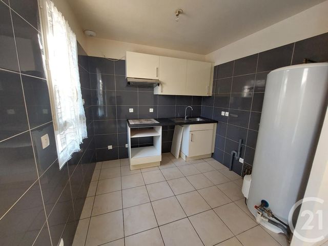 Maison &agrave; louer - 3 pi&egrave;ces - 77,06 m2 - Guerard - 77 - ILE-DE-FRANCE